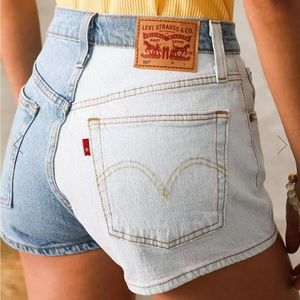 LEVI’s 501 denim shorts original stretch